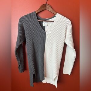 Abercrombie & Fitch Grey and Cream V-Neck Sweater